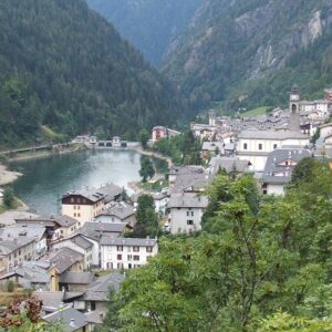 1200px-Carona_panorama