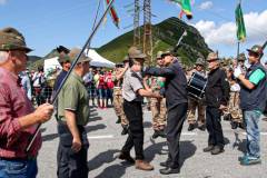 L'incontro al passo San Marco tra alpini bergamaschi e valtellinesi