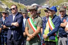 Da sinistra, Lobati e i sindaci di Averara, Mauro Egman e Patrizio Del Nero