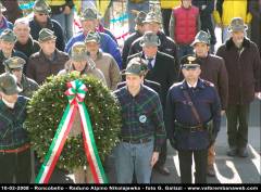 Deposizione corona al monumento dei caduti